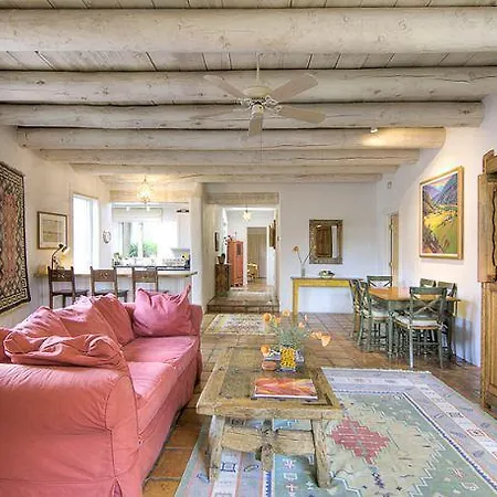 Old Trail Contemporary Two-bedroom Holiday